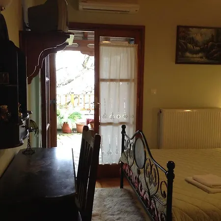 Hotel η φωλιά *