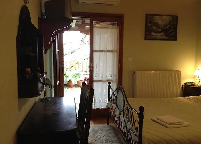 Hotel η φωλιά *