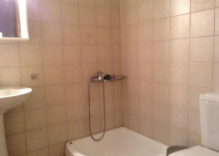 η φωλιά Agios Lavrentios