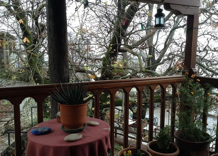 η φωλιά Agios Lavrentios